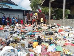 Gaji Belum Dibayar, Sampah di Pasar Natuna Menumpuk