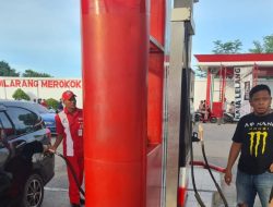 Polsek Bengkong Cek Sejumlah SPBU Jelang Lebaran 2024, Pastikan Kondisinya Akurat