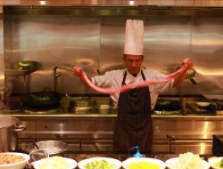 Asian Night Market: Pesona Cita Rasa Asia di Bite Restaurant, Radisson Batam