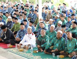 Besarnya Kecintaan Rudi pada Tokoh Agama, 4.500 Karung Beras Dibagikan