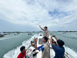 Disambut Konvoi Boat Pancung di Pulau Terong, Amsakar Terharu: Saya Makin Bersemangat Mengabdi untuk Masyarakat