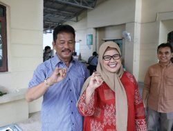 HMR, Marlin & Keluarga Kompak Nyoblos di TPS 017 Rosedale, Dekat Kediamannya