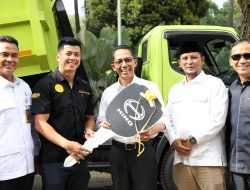 Tambah 14 Unit Arm Roll Truck Amsakar: Masalah Sampah Harus Teratasi
