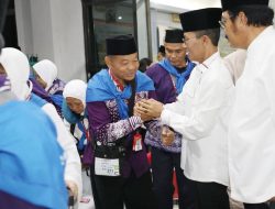 JCH Kloter 1 Embrakasi Batam Berangkat ke Tanah Suci