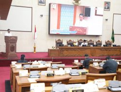 Amsakar Sampaikan Jawaban atas Pandangan Umum Fraksi DPRD Terkait Perubahan APBD 2025