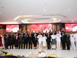 Amsakar-Li Claudia Ikuti Siaran Langsung Upacara Detik-Detik Proklamasi dari Istana Negara