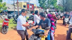 PSI Natuna Bagikan Bendera Merah Putih Sambut HUT ke-80 RI