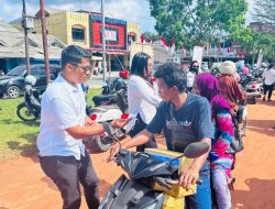 PSI Natuna Bagikan Bendera Merah Putih Pada HUT ke-80 RI