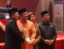 Gubernur Ansar Sampaikan Nota Keuangan Perubahan APBD Kepri 2025 di DPRD