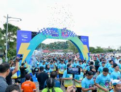 Ribuan Peserta Meriahkan PLN Mobile Fun Run 2025, Gubernur Ansar Lepas Start dari Tugu Sirih