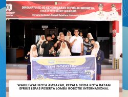 Wakili Wali Kota Amsakar, Kepala Brida Kota Batam Efrius Lepas Peserta Lomba Robotik Internasional