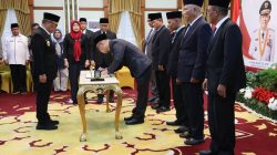 Wagub Nyanyang Lantik Anggota KPID Kepri Periode 2025–2028