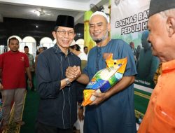 Wali Kota Amsakar & Baznas Salurkan 1.100 Paket Sembako di Hiterland