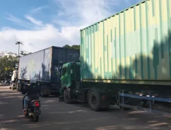 Polresta Barelang Gagalkan Penyelundupan Barang Impor Bekas, 3 Fuso dan 2 Kontainer Diamankan