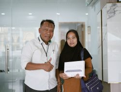 PT Pegadaian Kanwil II Pekanbaru Serahkan Hadiah Badai Emas 124 Gram Kepada Pemenang Beruntung