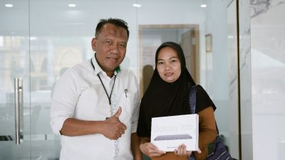PT Pegadaian Kanwil II Pekanbaru Serahkan Hadiah Badai Emas 124 Gram Kepada Pemenang Beruntung