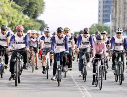 Batam Bersepeda Semarakkan HJB ke-196, Amsakar-Li Claudia Gowes Bersama 2.826 Peserta