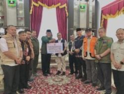 Wagub Nyanyang Serahkan Bantuan ‘Kepri Peduli Bencana’ Senilai Rp1,15 Miliar untuk Korban Banjir Bandang Sumbar