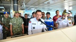 Gubernur Ansar Tinjau Pemudik KM Kelud Tujuan Belawan di Pelabuhan Batu Ampar Batam