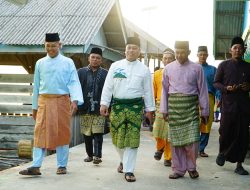 Rayakan Idulfitri di Pelosok Desa, Bupati Nizar Dekatkan Diri dengan Warga Lingga