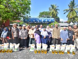 Pemprov Kepri Salurkan Bantuan Pangan untuk 7.321 Warga Natuna