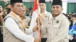 Gubernur Ansar Lepas Kloter Pertama Haji Embarkasi Batam