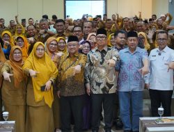 Menteri Pendidikan Serahkan Bantuan Revitalisasi Sekolah di Batam