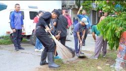 Wali Kota Amsakar dan Warga Gotong Royong Bersihkan Lingkungan