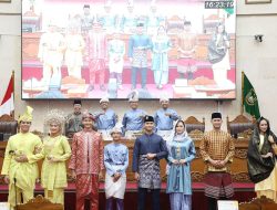 Perda LAM Kota Batam Disahkan, Busana Adat Melayu Tampil Memukau di Sidang Paripurna