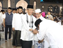 Malam 1 Muharram Penuh Haru, Amsakar Bacakan Puisi Jabal Uhud di Hadapan Ribuan Jemaah