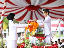 Merah Putih Berkibar di Dataran Engku Putri, Amsakar Tegaskan Semangat Perjuangan