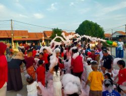 Mandi Busa, Cara Seru Anak-Anak Bougenville Rayakan HUT RI ke-81