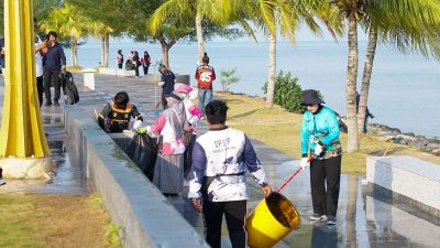 Sekda Misni Pimpin Gotong Royong di Kawasan Gurindam XII