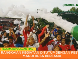 Semarak HUT RI, Warga Bougenville Pesta Mandi Busa